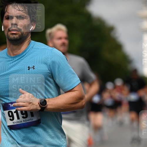 29.06.2025 - hella hamburg halbmarathon Dr. Thomas Lammeyer http://msf.ph/oto/8274935 29.06.2025 10:15:32 Kennedybrücke 1166, 1531, 1866, 1992, 2661, 4227, 5254, 5379, 5990, 5991, 7571, 8368, 9169, 9191, 10042, 10372, 10428, 11321 meine-sportfotos.de