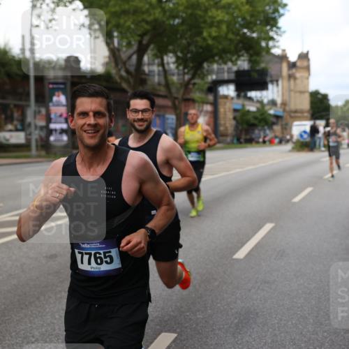 29.06.2025 - hella hamburg halbmarathon Yannick Fuchs http://msf.ph/oto/8274979 29.06.2025 10:37:13 20KM 1353, 1675, 1700, 1735, 2233, 4235, 5011, 5124, 5436, 5477, 7035, 7448, 7734, 7765, 7865, 9364, 9371, 9534, 9833, 10216, 10469, 11907, 12839, 13446, 14226, 14447, 14560, 14813, 15095, 15175, 15255, 15297, 15301, 15328, 15535, 16295, 16333, 16660, 16677, 17000, 17177, 17733, 17864, 17911, 18004, 18275, 18304, 18559, 18632, 18659, 18680 meine-sportfotos.de