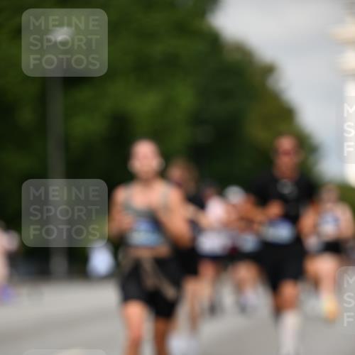 29.06.2025 - hella hamburg halbmarathon Dr. Thomas Lammeyer http://msf.ph/oto/8275099 29.06.2025 10:15:33 Kennedybrücke 1166, 1866, 1992, 2661, 4227, 5254, 5379, 5990, 5991, 7571, 8368, 9169, 9191, 10042, 10372, 10428, 11321 meine-sportfotos.de