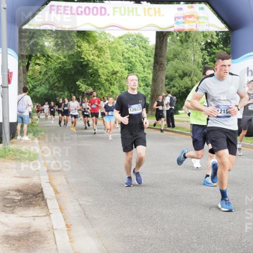 29.06.2025 - hella hamburg halbmarathon MichiJ http://msf.ph/oto/8275127 29.06.2025 10:31:34 Zwischen KM18-KM19 1735, 2415, 4318, 4425, 5477, 9114, 10099, 10493, 12153, 12623, 13897, 14226, 15706, 15851, 16338, 19229 meine-sportfotos.de