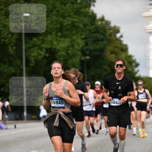 29.06.2025 - hella hamburg halbmarathon Dr. Thomas Lammeyer http://msf.ph/oto/8275131 29.06.2025 10:15:33 Kennedybrücke 1166, 1866, 1992, 2661, 4227, 5254, 5379, 5990, 5991, 7571, 8368, 9169, 9191, 10042, 10372, 10428, 11321 meine-sportfotos.de