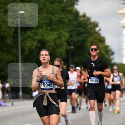 29.06.2025 - hella hamburg halbmarathon Dr. Thomas Lammeyer http://msf.ph/oto/8275156 29.06.2025 10:15:33 Kennedybrücke 1166, 1866, 1992, 2661, 4227, 5254, 5379, 5990, 5991, 7571, 8368, 9169, 9191, 10042, 10372, 10428, 11321 meine-sportfotos.de