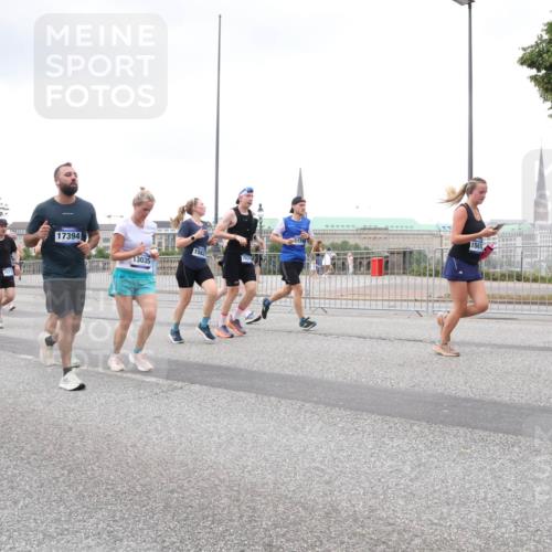 29.06.2025 - hella hamburg halbmarathon Lena Gebhardt http://msf.ph/oto/8275162 29.06.2025 10:54:38 Lombardsbrücke 17394, 13035, 15621, 5174, 1567, 1198, 1762, 1822, 1949, 2084, 2244, 2532, 2566, 2586, 2632, 3002, 3364, 3761, 3795, 3857, 4191, 4192, 4720, 4971, 5157, 5185, 5216, 5309, 5500, 5514, 5727, 5817, 5882, 5933, 5993, 6023, 6279, 6982, 6987, 7498, 7670, 7874, 7946, 7986, 8012, 8186, 8801, 8803, 8867, 9130, 9521, 10207, 10331, 10471, 11033, 11226, 11287, 11354, 11567, 11569, 11785, 12240, 12268, 12270, 12930, 13272, 13283, 13944, 13945 meine-sportfotos.de