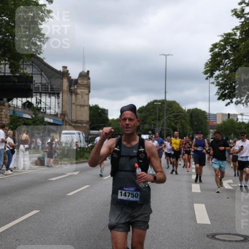 29.06.2025 - hella hamburg halbmarathon Yannick Fuchs http://msf.ph/oto/8275184 29.06.2025 10:49:22 20KM 1120, 1143, 1179, 1834, 2029, 2252, 2448, 2612, 3037, 3256, 4249, 4616, 4897, 5021, 5643, 6891, 7147, 7221, 7594, 7976, 8573, 8618, 8691, 10044, 10188, 10582, 11231, 12248, 12483, 12544, 12545, 13234, 13236, 13470, 14365, 14750, 14909, 15300, 15484, 15584, 15868, 15884, 15896, 16108, 16110, 16176, 16213, 16334, 16521, 16609, 17133, 17259, 17603, 17734, 17940, 18064, 18190, 18290, 19047 meine-sportfotos.de