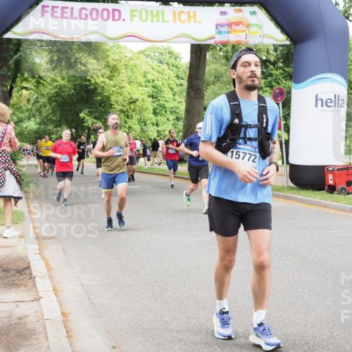 29.06.2025 - hella hamburg halbmarathon MichiJ http://msf.ph/oto/8275227 29.06.2025 10:56:45 Zwischen KM18-KM19 1830, 2359, 6871, 10297, 11595, 13237, 15038, 15772 meine-sportfotos.de