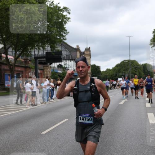 29.06.2025 - hella hamburg halbmarathon Yannick Fuchs http://msf.ph/oto/8275241 29.06.2025 10:49:22 20KM 1120, 1143, 1179, 1834, 2029, 2252, 2448, 2612, 3037, 3256, 4249, 4616, 4897, 5021, 5643, 6891, 7147, 7221, 7594, 7976, 8573, 8618, 8691, 10044, 10188, 10582, 11231, 12248, 12483, 12544, 12545, 13234, 13236, 13470, 14365, 14750, 14909, 15300, 15484, 15584, 15868, 15884, 15896, 16108, 16110, 16176, 16213, 16334, 16521, 16609, 17133, 17259, 17603, 17734, 17940, 18064, 18190, 18290, 19047 meine-sportfotos.de