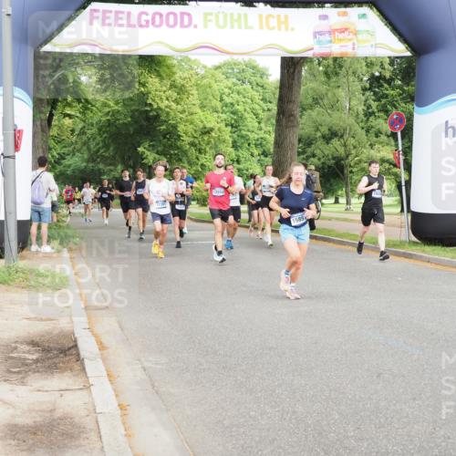 29.06.2025 - hella hamburg halbmarathon MichiJ http://msf.ph/oto/8275242 29.06.2025 10:31:36 Zwischen KM18-KM19 1735, 4318, 4425, 10493, 12153, 12554, 12623, 14226, 15706, 15851, 16338, 17391, 18689 meine-sportfotos.de