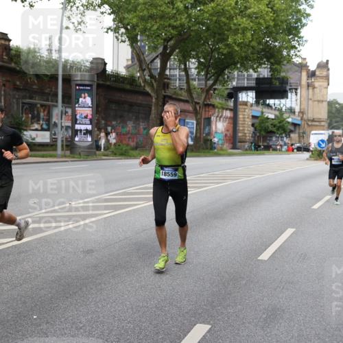 29.06.2025 - hella hamburg halbmarathon Yannick Fuchs http://msf.ph/oto/8275243 29.06.2025 10:37:14 20KM 1353, 1675, 1700, 1735, 2233, 4235, 5011, 5124, 5436, 5477, 7035, 7448, 7734, 7765, 7865, 9364, 9371, 9534, 9833, 10216, 10469, 11907, 12839, 13446, 14226, 14447, 14560, 14813, 15095, 15175, 15255, 15297, 15301, 15328, 15535, 15851, 16295, 16333, 16660, 16677, 17000, 17177, 17733, 17911, 18004, 18275, 18304, 18559, 18632, 18659, 18680, 18987 meine-sportfotos.de