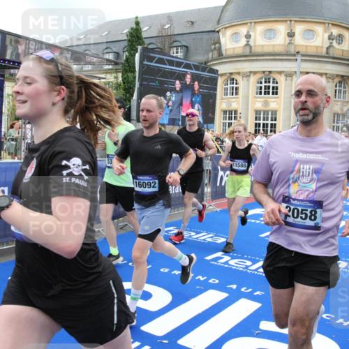 29.06.2025 - hella hamburg halbmarathon Michael Strokosch http://msf.ph/oto/8275267 29.06.2025 10:53:46 Ziel 2058, 2082, 2518, 2630, 3819, 5399, 5607, 6877, 7177, 8285, 8335, 10895, 11588, 11589, 11604, 12632, 13865, 14702, 14818, 15061, 15441, 16092, 17482, 18143, 18514, 18715 meine-sportfotos.de