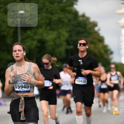 29.06.2025 - hella hamburg halbmarathon Dr. Thomas Lammeyer http://msf.ph/oto/8275279 29.06.2025 10:15:34 Kennedybrücke 1166, 1866, 1992, 2661, 4227, 5254, 5379, 5990, 5991, 7571, 8368, 9169, 9191, 10042, 10372, 10428, 11321 meine-sportfotos.de