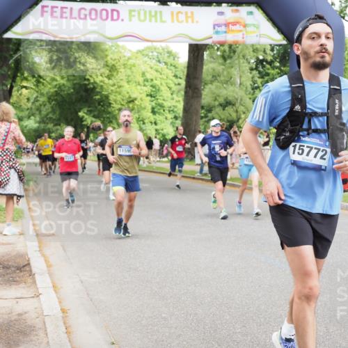 29.06.2025 - hella hamburg halbmarathon MichiJ http://msf.ph/oto/8275288 29.06.2025 10:56:45 Zwischen KM18-KM19 1830, 2359, 6871, 10297, 11595, 13237, 15038, 15772 meine-sportfotos.de