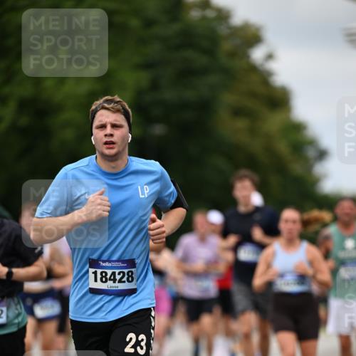 29.06.2025 - hella hamburg halbmarathon Dr. Thomas Lammeyer http://msf.ph/oto/8275341 29.06.2025 10:36:14 Kennedybrücke 1292, 1987, 2349, 2943, 3022, 3239, 3358, 3365, 3707, 3751, 3752, 3778, 4314, 4365, 4605, 4924, 5496, 5601, 5658, 5743, 6218, 7239, 7295, 7334, 7344, 7535, 7570, 7695, 7898, 8072, 8073, 8124, 8127, 8303, 8538, 8757, 9125, 9604, 10248, 10924, 11168, 11225, 11248, 11362 meine-sportfotos.de