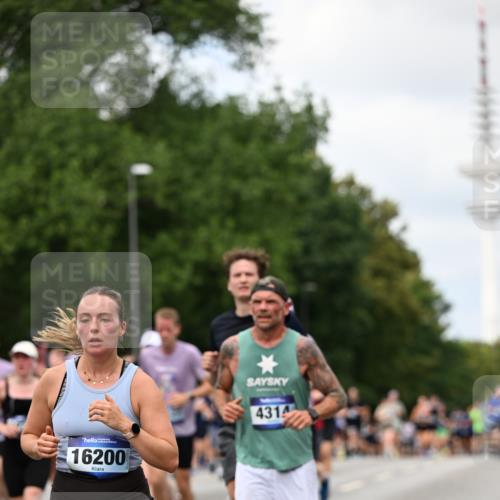 29.06.2025 - hella hamburg halbmarathon Dr. Thomas Lammeyer http://msf.ph/oto/8275425 29.06.2025 10:36:19 Kennedybrücke 1292, 1640, 1987, 2349, 2943, 3022, 3239, 3365, 3707, 3751, 3752, 3778, 4314, 4365, 4605, 4924, 5601, 5658, 5743, 5941, 6218, 6252, 6312, 6315, 7239, 7344, 7468, 7535, 7570, 7695, 7898, 8072, 8073, 8124, 8127, 8303, 8757, 9125, 9206, 9604, 10111, 10248, 10354, 10924, 11168, 11225, 11248, 11362 meine-sportfotos.de
