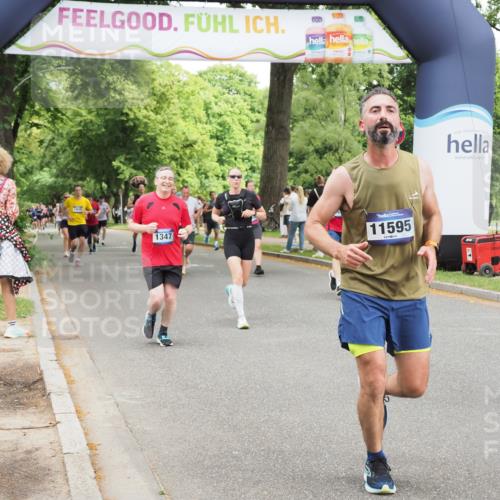 29.06.2025 - hella hamburg halbmarathon MichiJ http://msf.ph/oto/8275435 29.06.2025 10:56:47 Zwischen KM18-KM19 1347, 6871, 11595, 12658, 13237, 13818, 15037, 15038, 15772 meine-sportfotos.de