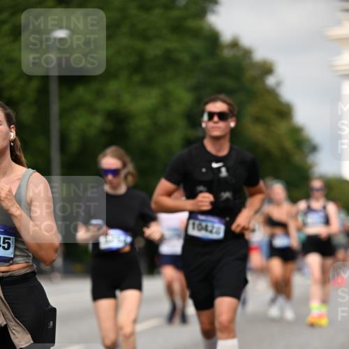 29.06.2025 - hella hamburg halbmarathon Dr. Thomas Lammeyer http://msf.ph/oto/8275457 29.06.2025 10:15:34 Kennedybrücke 1166, 1866, 1992, 2661, 4227, 5254, 5379, 5990, 5991, 7571, 8368, 9169, 9191, 10042, 10372, 10428, 11321 meine-sportfotos.de
