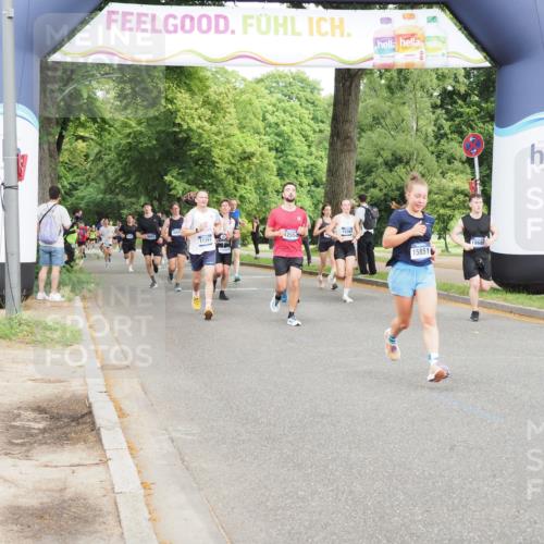 29.06.2025 - hella hamburg halbmarathon MichiJ http://msf.ph/oto/8275492 29.06.2025 10:31:37 Zwischen KM18-KM19 1735, 4318, 4425, 10493, 12153, 12554, 12623, 14226, 15706, 15851, 16338, 17391, 18689 meine-sportfotos.de
