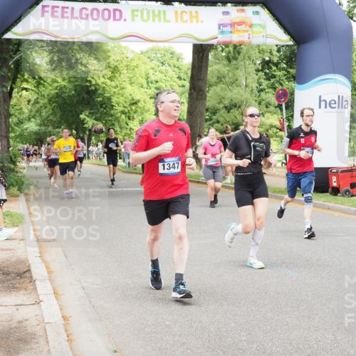 29.06.2025 - hella hamburg halbmarathon MichiJ http://msf.ph/oto/8275505 29.06.2025 10:56:48 Zwischen KM18-KM19 1347, 11542, 11595, 12658, 13237, 13818, 15037, 15038, 15772 meine-sportfotos.de