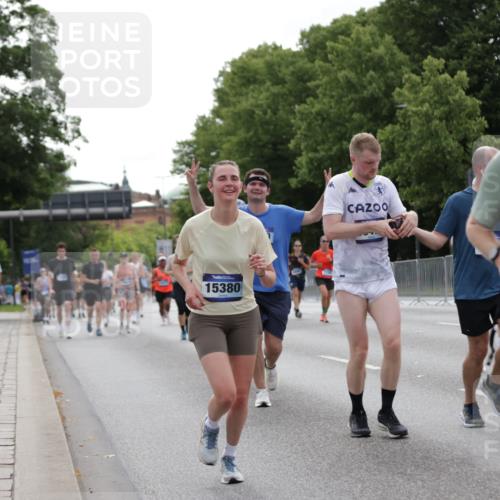 29.06.2025 - hella hamburg halbmarathon Jannik Wohlers http://msf.ph/oto/8275565 29.06.2025 10:34:24 Lombardsbrücke 1025, 2355, 3130, 3420, 4884, 5453, 6310, 6335, 6379, 6843, 7020, 7299, 7386, 7733, 8369, 8793, 9122, 9164, 9248, 9448, 9514, 10335, 10464, 10606, 10674, 11122, 11245, 11646, 12019, 12164, 12236, 12382, 12764, 13311, 13416, 13471, 13473, 14273, 14527, 15310, 15380, 15477, 15984, 16311, 16471, 17412, 18892 meine-sportfotos.de