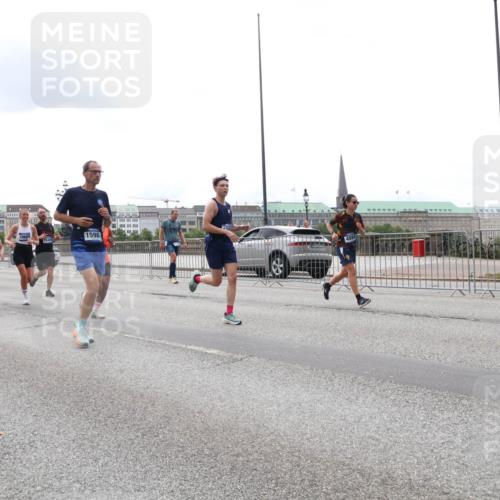 29.06.2025 - hella hamburg halbmarathon Lena Gebhardt http://msf.ph/oto/8275566 29.06.2025 10:35:01 Lombardsbrücke 12764, 1598, 1025, 1284, 1497, 1717, 1849, 2355, 2376, 2751, 3130, 3409, 3420, 3828, 4564, 4884, 5027, 5453, 5531, 6034, 6189, 6310, 6335, 6379, 6397, 6471, 6803, 6843, 7020, 7267, 7299, 7386, 7733, 7927, 8369, 8793, 9122, 9164, 9248, 9448, 9514, 10335, 10358, 10464, 10606, 10674, 11122, 11233, 11245, 11320, 11359, 11565, 11646, 11886, 12019, 12062, 12164, 12236, 12382, 12764, 15477, 16238, 16311, 16390 meine-sportfotos.de