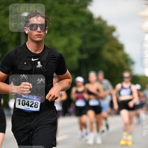 29.06.2025 - hella hamburg halbmarathon Dr. Thomas Lammeyer http://msf.ph/oto/8275698 29.06.2025 10:15:36 Kennedybrücke 1062, 1166, 1866, 1992, 2661, 4227, 5254, 5379, 5990, 5991, 7474, 7571, 8368, 9169, 9191, 10042, 10428, 11321 meine-sportfotos.de