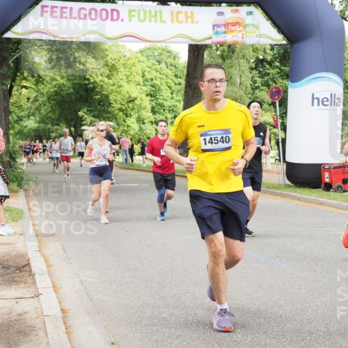 29.06.2025 - hella hamburg halbmarathon MichiJ http://msf.ph/oto/8275719 29.06.2025 10:56:52 Zwischen KM18-KM19 1347, 4904, 11542, 12658, 13475, 13818, 14540, 15037, 15038, 15663, 16255, 16826, 17806 meine-sportfotos.de