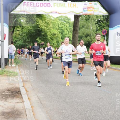 29.06.2025 - hella hamburg halbmarathon MichiJ http://msf.ph/oto/8275732 29.06.2025 10:31:39 Zwischen KM18-KM19 3928, 4318, 4425, 8664, 10493, 12153, 12554, 12623, 14226, 15383, 15706, 15851, 16338, 17391, 18689 meine-sportfotos.de