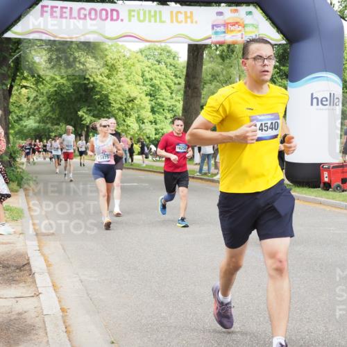 29.06.2025 - hella hamburg halbmarathon MichiJ http://msf.ph/oto/8275739 29.06.2025 10:56:52 Zwischen KM18-KM19 1347, 4904, 11542, 12658, 13475, 13818, 14540, 15037, 15038, 15663, 16255, 16826, 17806 meine-sportfotos.de