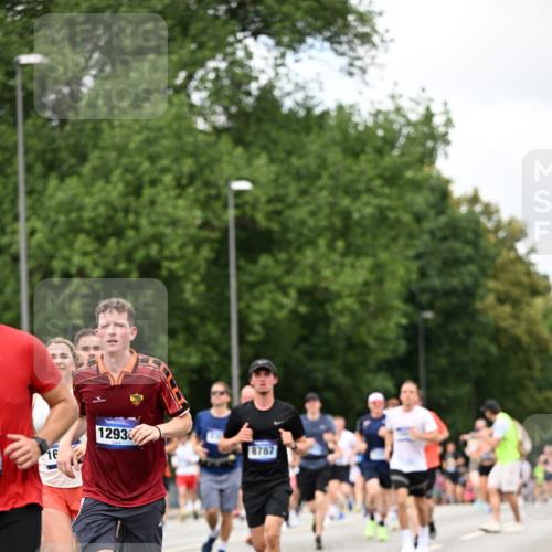 29.06.2025 - hella hamburg halbmarathon Dr. Thomas Lammeyer http://msf.ph/oto/8275785 29.06.2025 10:36:23 Kennedybrücke 1292, 1640, 1987, 2349, 2943, 3022, 3239, 3365, 3707, 3751, 3752, 3778, 4314, 4365, 4605, 4857, 4924, 5601, 5658, 5743, 5783, 5941, 6218, 6228, 6252, 6312, 6315, 7239, 7344, 7468, 7535, 7570, 7695, 8072, 8073, 8124, 8127, 8303, 8625, 9125, 9206, 9604, 10013, 10111, 10248, 10354, 10828, 10924, 11168, 11205, 11225, 11248, 11362 meine-sportfotos.de