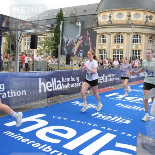 29.06.2025 - hella hamburg halbmarathon Michael Strokosch http://msf.ph/oto/8275812 29.06.2025 10:53:50 Ziel 1422, 2082, 2518, 5607, 6260, 6877, 7177, 8285, 8335, 9922, 10529, 10891, 14026, 14702, 14818, 15502, 17482, 17740, 18249, 18487, 18514, 18759 meine-sportfotos.de
