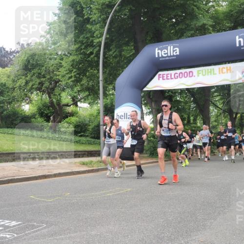 29.06.2025 - hella hamburg halbmarathon KatJ http://msf.ph/oto/8275833 29.06.2025 10:40:15 Zwischen KM18-KM19 1151, 1258, 2208, 3715, 3952, 4029, 5378, 5638, 6481, 7896, 8273, 8651 meine-sportfotos.de