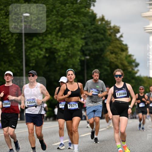 29.06.2025 - hella hamburg halbmarathon Dr. Thomas Lammeyer http://msf.ph/oto/8275841 29.06.2025 10:15:37 Kennedybrücke 1062, 1166, 1992, 2661, 4227, 5254, 5990, 5991, 7474, 7571, 8368, 9169, 9191, 10042, 10428 meine-sportfotos.de