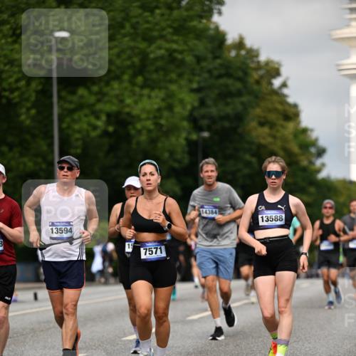 29.06.2025 - hella hamburg halbmarathon Dr. Thomas Lammeyer http://msf.ph/oto/8275873 29.06.2025 10:15:37 Kennedybrücke 1062, 1166, 1992, 2661, 4227, 5254, 5990, 5991, 7474, 7571, 8368, 9169, 9191, 10042, 10428 meine-sportfotos.de