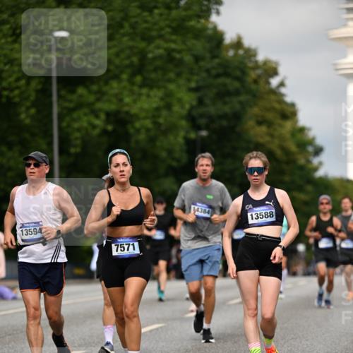 29.06.2025 - hella hamburg halbmarathon Dr. Thomas Lammeyer http://msf.ph/oto/8275931 29.06.2025 10:15:37 Kennedybrücke 1062, 1166, 1992, 2661, 4227, 5254, 5990, 5991, 7474, 7571, 8368, 9169, 9191, 10042, 10428 meine-sportfotos.de
