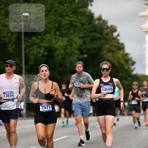 29.06.2025 - hella hamburg halbmarathon Dr. Thomas Lammeyer http://msf.ph/oto/8275942 29.06.2025 10:15:38 Kennedybrücke 1062, 1166, 1992, 2661, 4227, 5254, 5990, 5991, 7474, 7571, 8368, 9169, 9191, 10042, 10428 meine-sportfotos.de