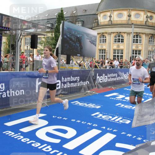 29.06.2025 - hella hamburg halbmarathon Michael Strokosch http://msf.ph/oto/8275990 29.06.2025 10:53:51 Ziel 1422, 1706, 1870, 2082, 2518, 5607, 6260, 6877, 7177, 8285, 8335, 9922, 10529, 10891, 12413, 14026, 14702, 14818, 15502, 16538, 17740, 18249, 18418, 18487, 18514, 18759, 18915, 19177 meine-sportfotos.de