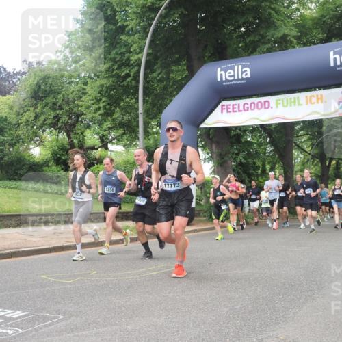 29.06.2025 - hella hamburg halbmarathon KatJ http://msf.ph/oto/8276073 29.06.2025 10:40:16 Zwischen KM18-KM19 1151, 1258, 2208, 3952, 4029, 5378, 5907, 6481, 7896, 8273 meine-sportfotos.de