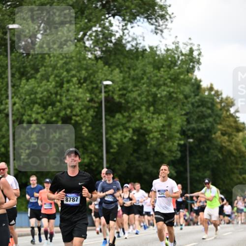 29.06.2025 - hella hamburg halbmarathon Dr. Thomas Lammeyer http://msf.ph/oto/8276103 29.06.2025 10:36:25 Kennedybrücke 1292, 1640, 1987, 2349, 2943, 3022, 3239, 3365, 3707, 3751, 3752, 3778, 4314, 4365, 4605, 4857, 4924, 5601, 5658, 5743, 5783, 5941, 6218, 6228, 6252, 6312, 6315, 7239, 7344, 7468, 7535, 7570, 7695, 8072, 8073, 8124, 8127, 8303, 8625, 9125, 9206, 9604, 10013, 10111, 10248, 10354, 10828, 10924, 11168, 11205, 11225, 11248, 11362 meine-sportfotos.de