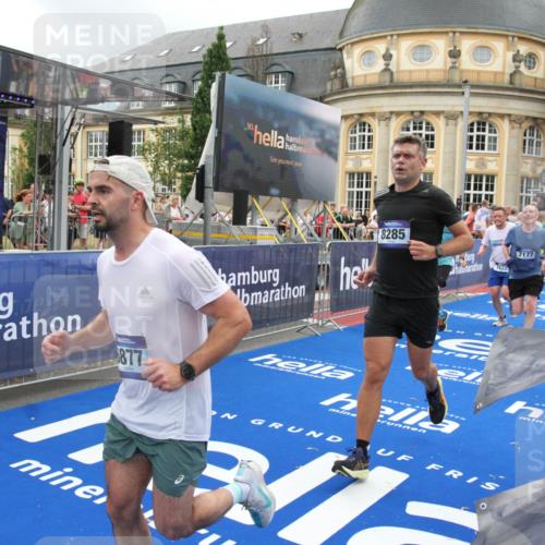 29.06.2025 - hella hamburg halbmarathon Michael Strokosch http://msf.ph/oto/8276149 29.06.2025 10:53:52 Ziel 1422, 1706, 1870, 2518, 5607, 6260, 6877, 7177, 8285, 8335, 9922, 10529, 10891, 12413, 14026, 14818, 15502, 16538, 17740, 18249, 18418, 18487, 18759, 18915, 19177 meine-sportfotos.de