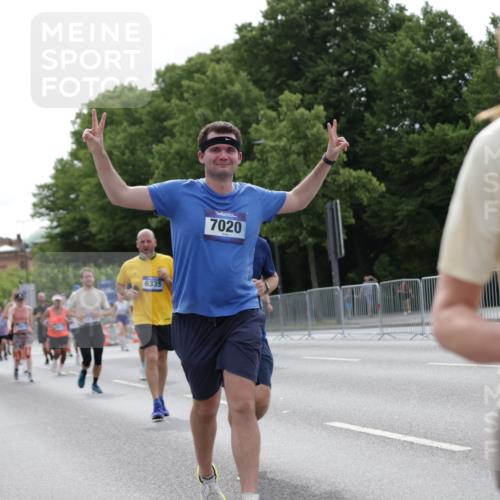 29.06.2025 - hella hamburg halbmarathon Jannik Wohlers http://msf.ph/oto/8276164 29.06.2025 10:34:25 Lombardsbrücke 1025, 2355, 3130, 3420, 4884, 5453, 6310, 6335, 6379, 6843, 7020, 7299, 7386, 8369, 8793, 9122, 9164, 9248, 9448, 9514, 10335, 10464, 10606, 11122, 11245, 11646, 12019, 12164, 12236, 12382, 12555, 12764, 13311, 13416, 13471, 13473, 14273, 14527, 15310, 15380, 15477, 15984, 16311, 16471, 17412, 18892 meine-sportfotos.de