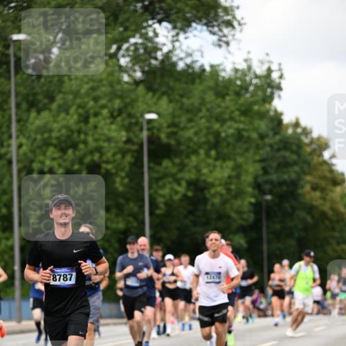 29.06.2025 - hella hamburg halbmarathon Dr. Thomas Lammeyer http://msf.ph/oto/8276181 29.06.2025 10:36:25 Kennedybrücke 1292, 1640, 1987, 2349, 2943, 3022, 3239, 3365, 3707, 3751, 3752, 3778, 4314, 4365, 4605, 4857, 4924, 5601, 5658, 5743, 5783, 5941, 6218, 6228, 6252, 6312, 6315, 7239, 7344, 7468, 7535, 7570, 7695, 8072, 8073, 8124, 8127, 8303, 8625, 9125, 9206, 9604, 10013, 10111, 10248, 10354, 10828, 10924, 11168, 11205, 11225, 11248, 11362 meine-sportfotos.de