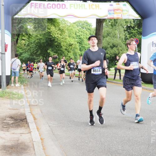 29.06.2025 - hella hamburg halbmarathon MichiJ http://msf.ph/oto/8276205 29.06.2025 10:31:41 Zwischen KM18-KM19 3928, 4425, 8664, 10669, 12554, 12623, 14226, 15383, 15851, 16697, 17251, 17391, 18650, 18689 meine-sportfotos.de