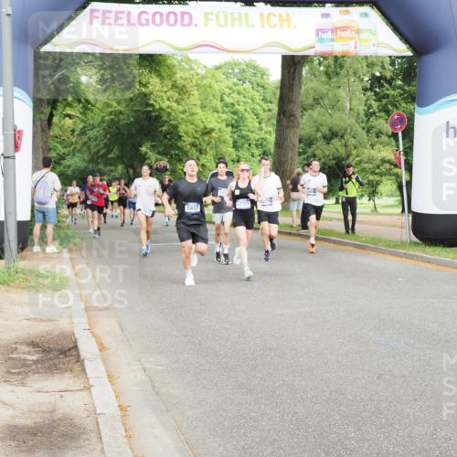29.06.2025 - hella hamburg halbmarathon MichiJ http://msf.ph/oto/8276261 29.06.2025 10:31:43 Zwischen KM18-KM19 3437, 3928, 8664, 10237, 10669, 12554, 12723, 15383, 16697, 17251, 17391, 18650, 18689 meine-sportfotos.de
