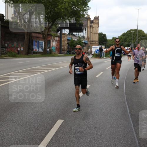 29.06.2025 - hella hamburg halbmarathon Yannick Fuchs http://msf.ph/oto/8276308 29.06.2025 10:37:16 20KM 1353, 1675, 1700, 1735, 2233, 2653, 4235, 5011, 5124, 5477, 7035, 7448, 7734, 7865, 9364, 9371, 9534, 9833, 10216, 10469, 11907, 12839, 14226, 14447, 14560, 14813, 15095, 15255, 15297, 15301, 15328, 15535, 15851, 16295, 16333, 16677, 17000, 17177, 17733, 17911, 18004, 18275, 18304, 18559, 18632, 18659, 18680, 18987 meine-sportfotos.de