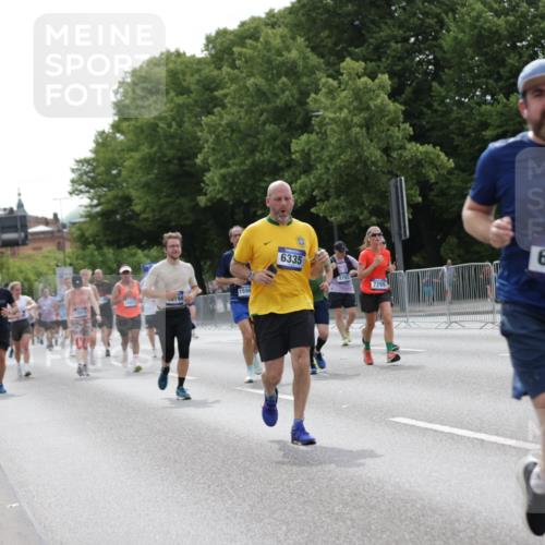 29.06.2025 - hella hamburg halbmarathon Jannik Wohlers http://msf.ph/oto/8276429 29.06.2025 10:34:27 Lombardsbrücke 2355, 3130, 4884, 5453, 6310, 6335, 6379, 6397, 6843, 7020, 7299, 8369, 8793, 9122, 9248, 9448, 9514, 10464, 10606, 11122, 11245, 11646, 12019, 12164, 12236, 12382, 12555, 12764, 13311, 13416, 13471, 13473, 14273, 14527, 15310, 15380, 15477, 15488, 15732, 15984, 16471, 17412, 18892 meine-sportfotos.de