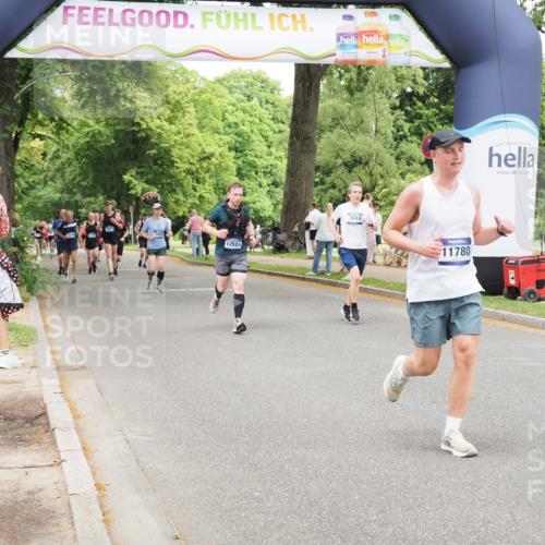 29.06.2025 - hella hamburg halbmarathon MichiJ http://msf.ph/oto/8276446 29.06.2025 10:57:02 Zwischen KM18-KM19 3844, 9338, 9663, 10700, 11780, 12521 meine-sportfotos.de