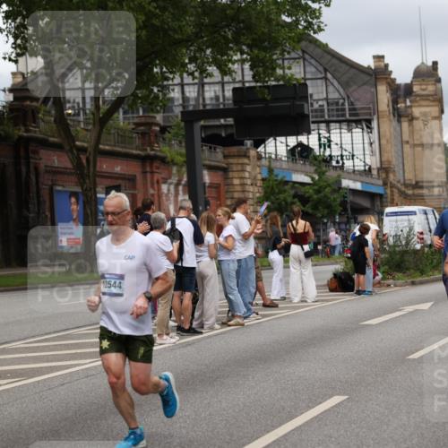 29.06.2025 - hella hamburg halbmarathon Yannick Fuchs http://msf.ph/oto/8276467 29.06.2025 10:49:26 20KM 1120, 1143, 1179, 1193, 1834, 2252, 2612, 3037, 3058, 3256, 3668, 4249, 4897, 5021, 5643, 6569, 6591, 6924, 7147, 7221, 7594, 7976, 8573, 8691, 10044, 10188, 10582, 11231, 12248, 12483, 12544, 12545, 13234, 13236, 13470, 14365, 14750, 14909, 15300, 15484, 15584, 15818, 15884, 16108, 16176, 16213, 16334, 16521, 16609, 17133, 17259, 17603, 17640, 17642, 17734, 17940, 18064, 18190, 18290, 19047 meine-sportfotos.de