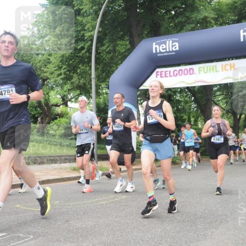 29.06.2025 - hella hamburg halbmarathon KatJ http://msf.ph/oto/8276544 29.06.2025 10:40:19 Zwischen KM18-KM19 1151, 1258, 2082, 3952, 4029, 5907, 8361 meine-sportfotos.de