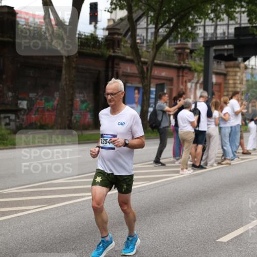 29.06.2025 - hella hamburg halbmarathon Yannick Fuchs http://msf.ph/oto/8276578 29.06.2025 10:49:27 20KM 1120, 1143, 1179, 1193, 1834, 2612, 3037, 3058, 3256, 3668, 4249, 4897, 5021, 5643, 5672, 6569, 6591, 6924, 7147, 7221, 7594, 7976, 8573, 8691, 10188, 10582, 11231, 12248, 12544, 12545, 13234, 13236, 13470, 14365, 14750, 14909, 15184, 15300, 15484, 15584, 15818, 15884, 16108, 16176, 16213, 16334, 16521, 16609, 17133, 17259, 17603, 17640, 17642, 17734, 17940, 18064, 18190, 18290, 19047 meine-sportfotos.de