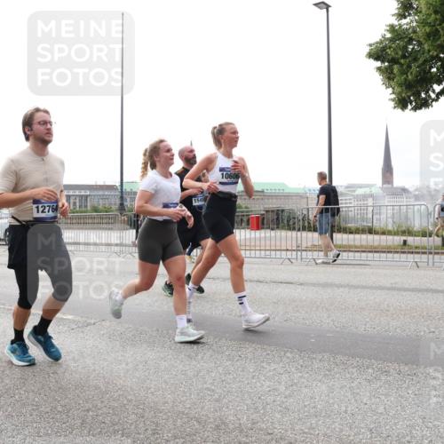 29.06.2025 - hella hamburg halbmarathon Lena Gebhardt http://msf.ph/oto/8276607 29.06.2025 10:35:03 Lombardsbrücke 12764, 154, 10606, 1025, 1284, 1497, 1717, 1849, 2198, 2355, 2376, 2751, 3130, 3409, 3420, 3828, 3958, 4564, 4884, 5027, 5453, 5531, 6029, 6189, 6310, 6335, 6379, 6397, 6471, 6803, 6843, 7020, 7267, 7299, 7386, 7733, 7927, 8296, 8369, 8793, 9122, 9164, 9248, 9448, 9514, 10335, 10358, 10464, 10531, 10606, 10674, 11122, 11233, 11245, 11320, 11359, 11565, 11646, 11886, 12019, 12062, 12164, 12236, 12382, 12764, 15477, 16311 meine-sportfotos.de