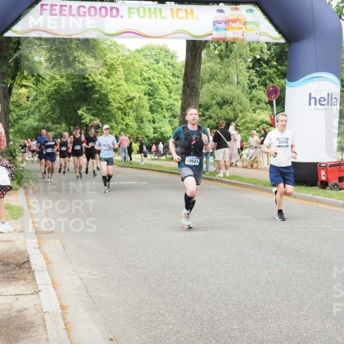29.06.2025 - hella hamburg halbmarathon MichiJ http://msf.ph/oto/8276611 29.06.2025 10:57:03 Zwischen KM18-KM19 3844, 9663, 10700, 11780, 12521 meine-sportfotos.de